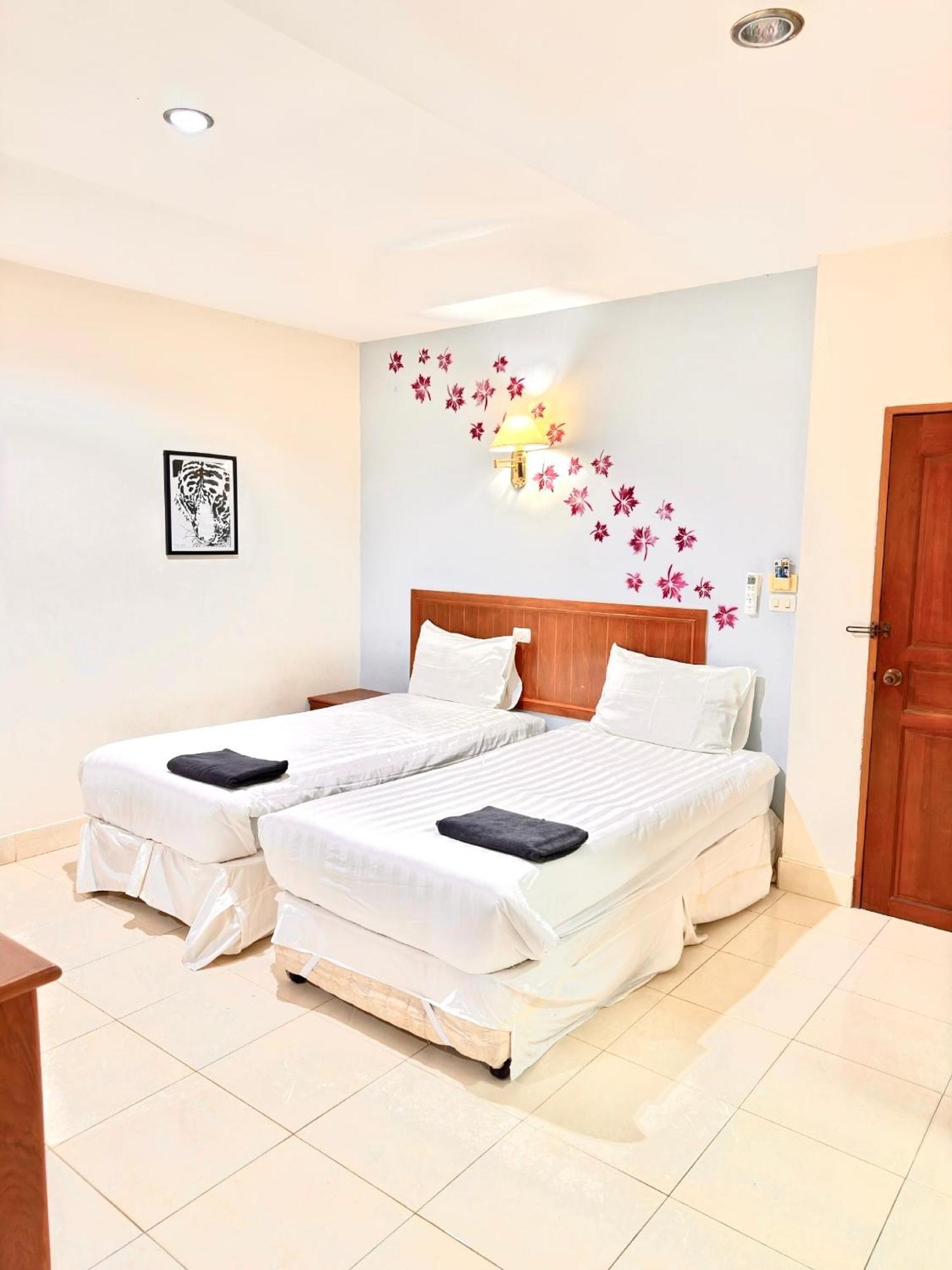 Sun & Beach Pattaya Ngoại thất bức ảnh